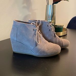 Tom’s Suede Lace Up Booties. Never Worn!